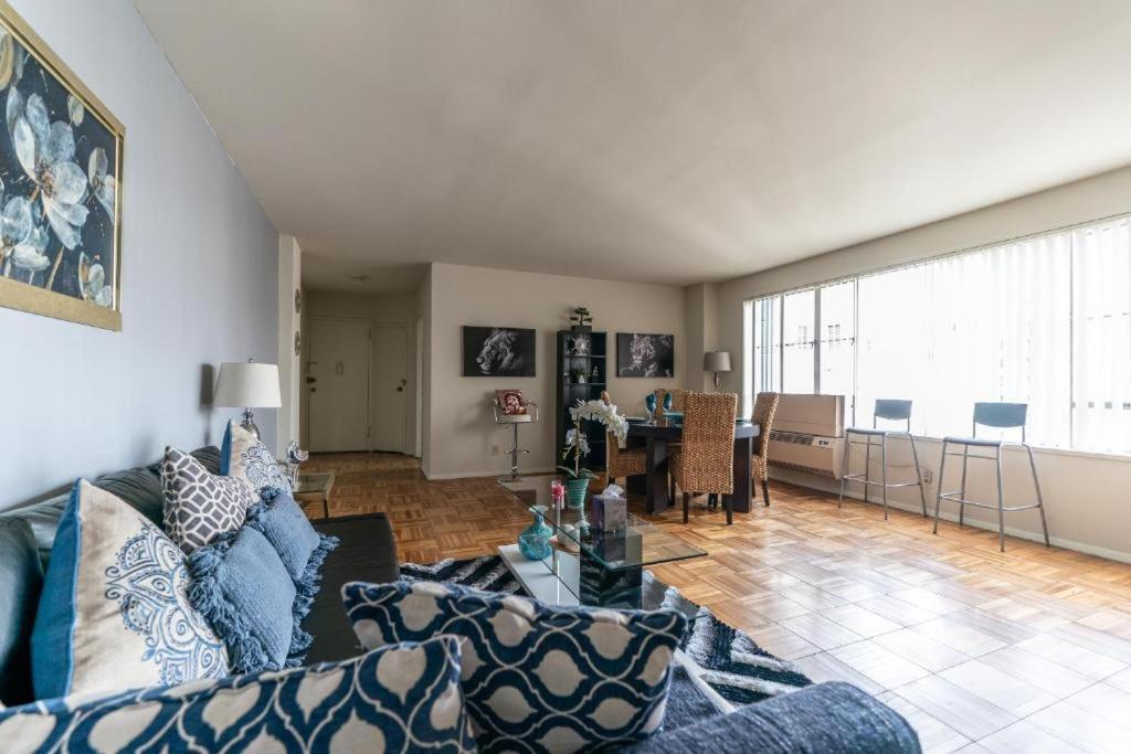 Spacious Charming Condo With Great Views Near The Grove Los Angeles Eksteriør bilde