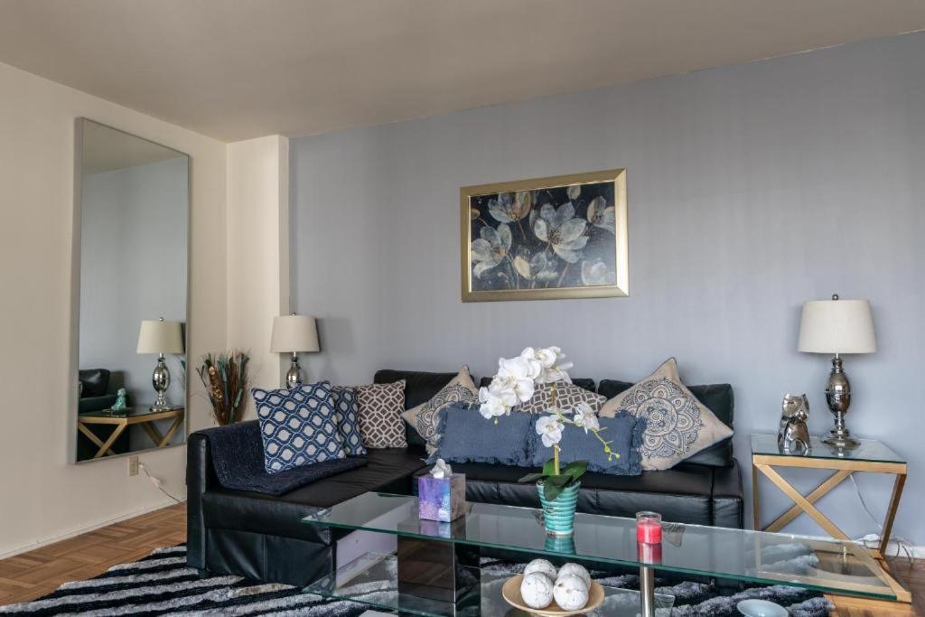 Spacious Charming Condo With Great Views Near The Grove Los Angeles Eksteriør bilde